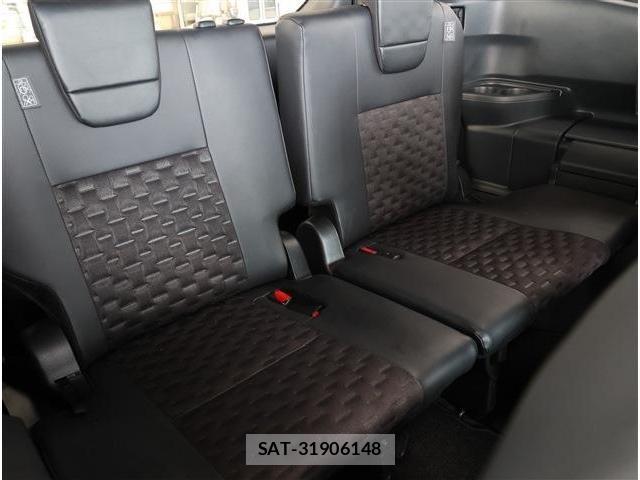 Toyota VOXY 2024-06 7503581-14