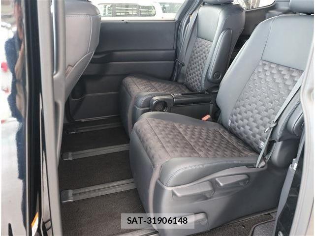 Toyota VOXY 2024-06 7503581-16