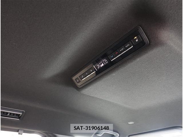 Toyota VOXY 2024-06 7503581-27