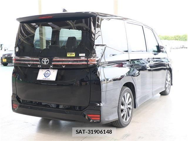 Toyota VOXY 2024-06 7503581-6