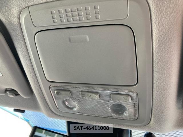 Toyota VOXY 2016-11 7503637-18