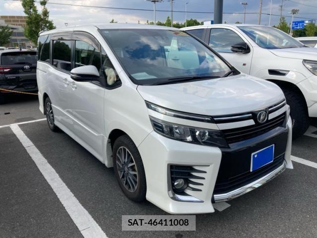 Toyota VOXY 2016-11 7503637-1