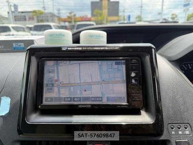 Toyota VOXY 2016-10 7503640-16