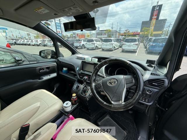 Toyota VOXY 2016-10 7503640-6