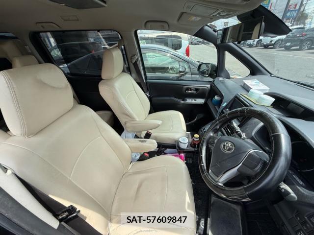 Toyota VOXY 2016-10 7503640-7