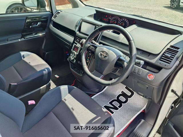 Toyota VOXY 2013-02 7503630-10