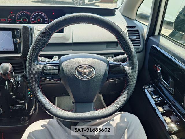Toyota VOXY 2013-02 7503630-12