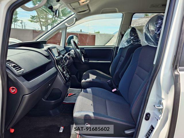 Toyota VOXY 2013-02 7503630-17
