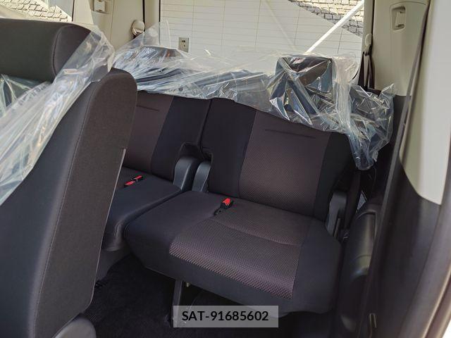 Toyota VOXY 2013-02 7503630-19