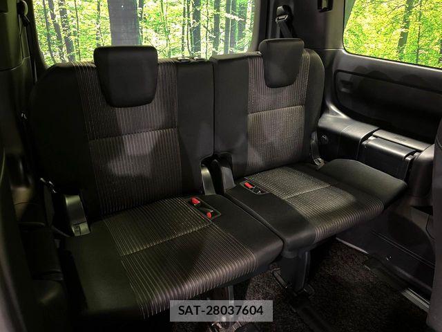 Toyota VOXY 2018-12 7503597-9