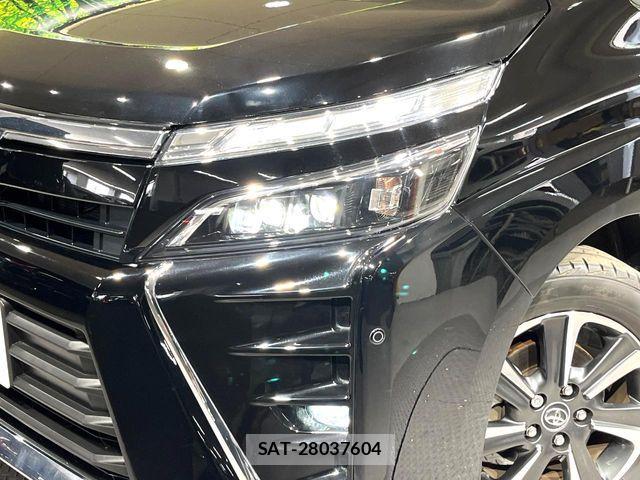 Toyota VOXY 2018-12 7503597-11