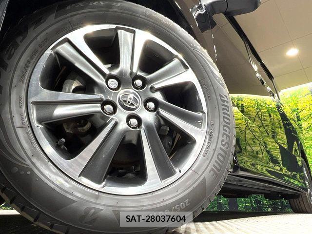 Toyota VOXY 2018-12 7503597-12