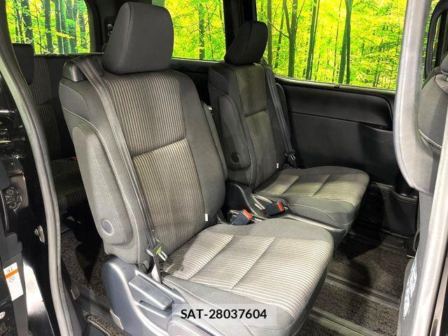 Toyota VOXY 2018-12 7503597-8