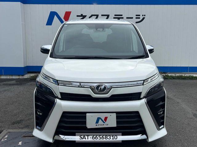 Toyota VOXY 2018-02 7503595-15