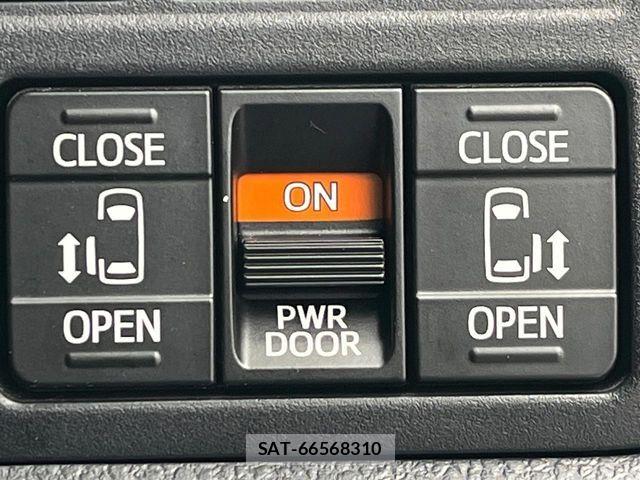 Toyota VOXY 2018-02 7503595-5