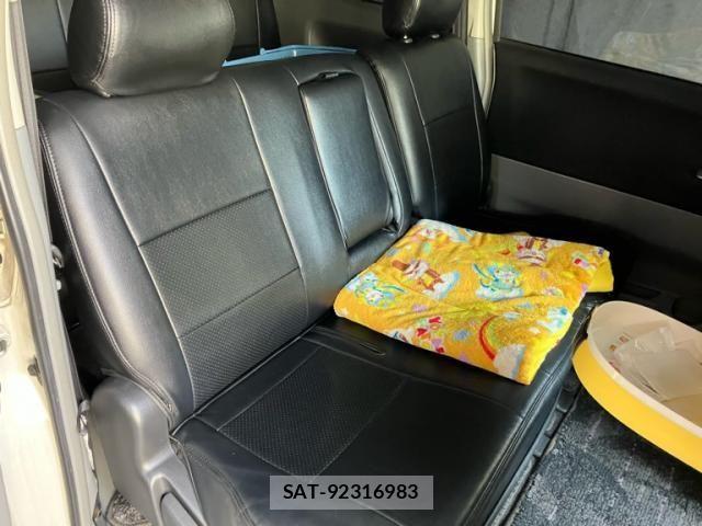 Toyota VOXY 2006-01 7503650-12