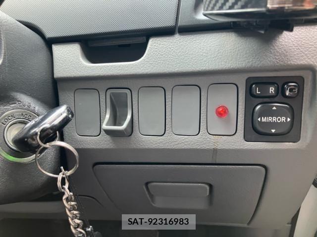 Toyota VOXY 2006-01 7503650-21