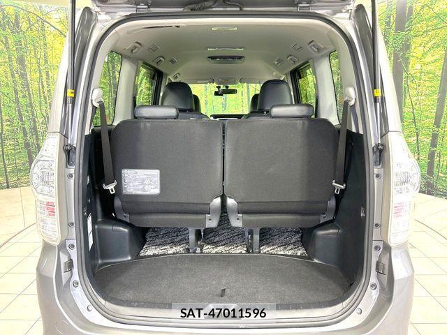 Toyota VOXY 2013-12 7503641-10