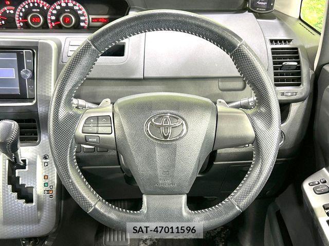 Toyota VOXY 2013-12 7503641-11