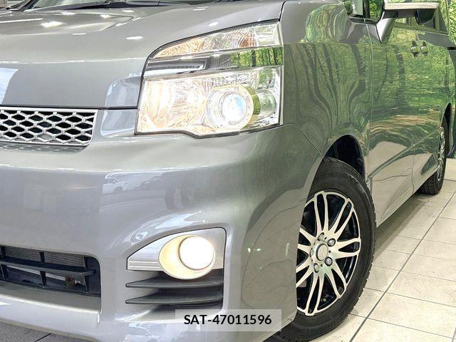 Toyota VOXY 2013-12 7503641-12