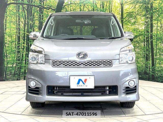 Toyota VOXY 2013-12 7503641-14
