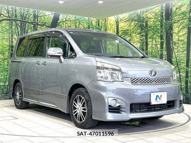 Toyota VOXY 2013-12 7503641-16