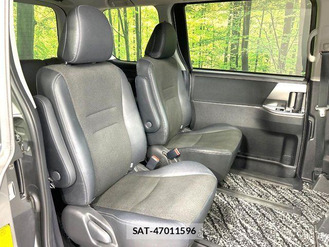 Toyota VOXY 2013-12 7503641-8