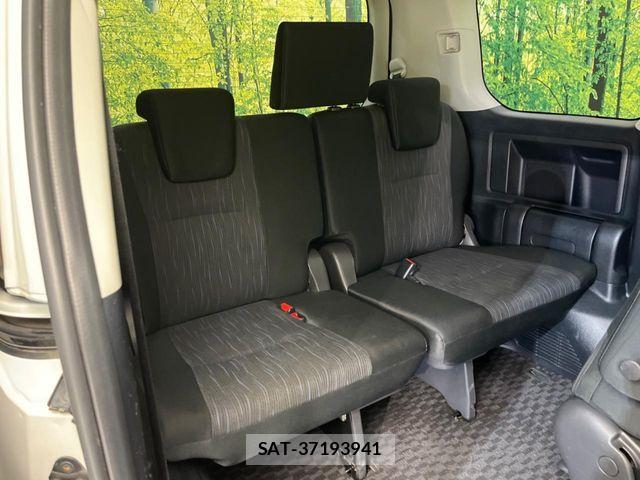 Toyota VOXY 2011-03 7503643-9