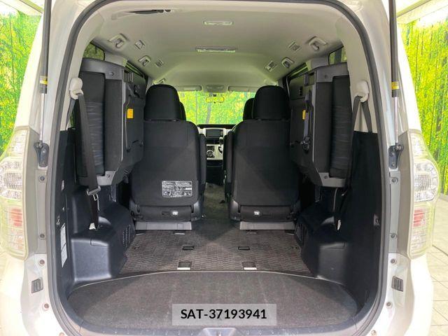 Toyota VOXY 2011-03 7503643-10