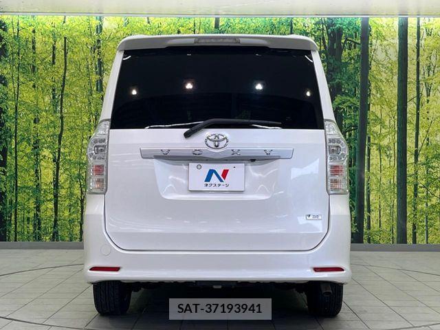 Toyota VOXY 2011-03 7503643-15