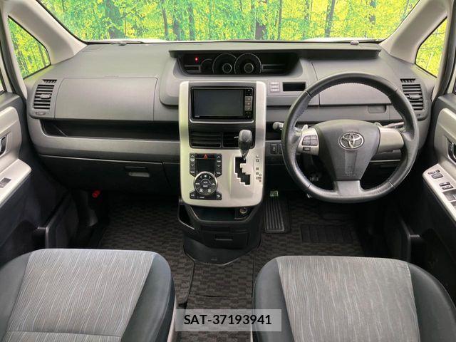 Toyota VOXY 2011-03 7503643-1