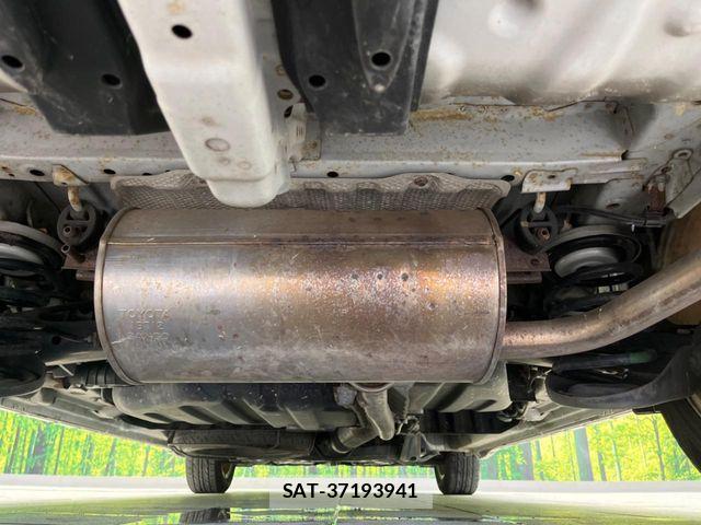 Toyota VOXY 2011-03 7503643-19