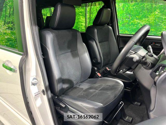 Toyota VOXY 2021-02 7503596-9