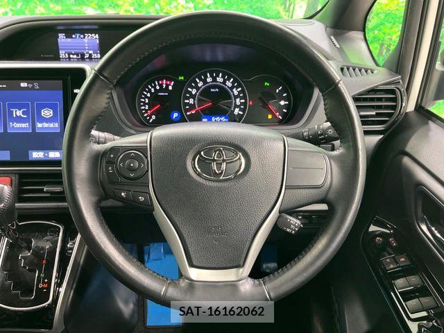Toyota VOXY 2021-02 7503596-13