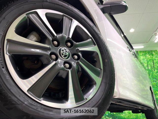 Toyota VOXY 2021-02 7503596-15