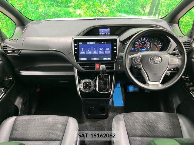 Toyota VOXY 2021-02 7503596-1