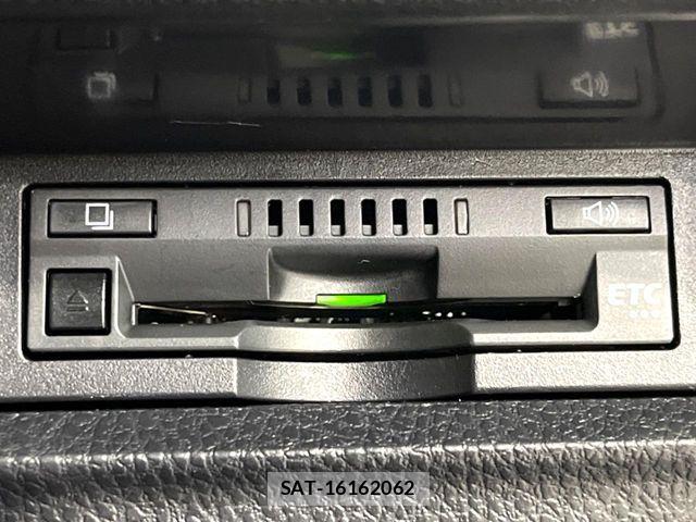 Toyota VOXY 2021-02 7503596-5