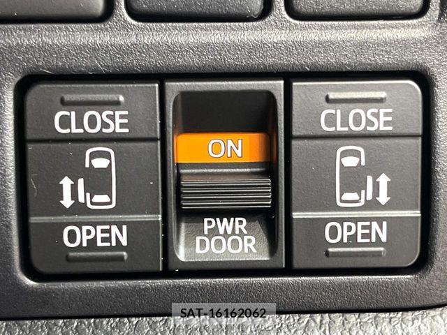 Toyota VOXY 2021-02 7503596-6