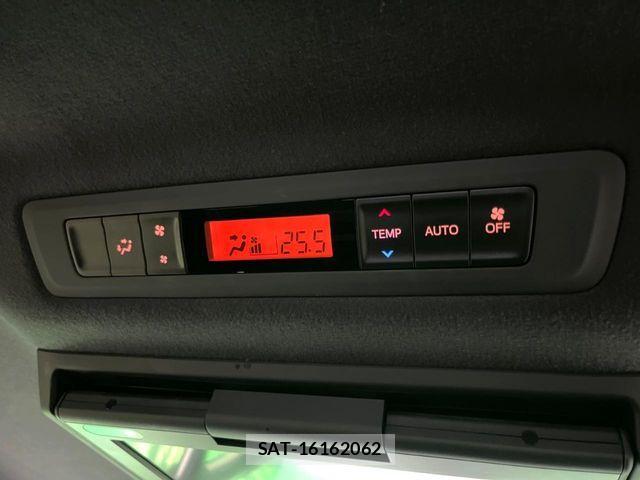 Toyota VOXY 2021-02 7503596-8