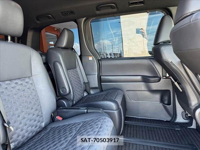 Toyota VOXY 2023-10 7503563-16
