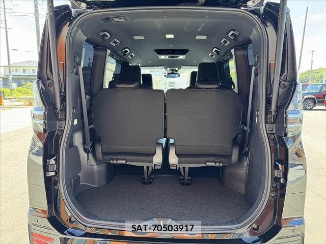 Toyota VOXY 2023-10 7503563-19