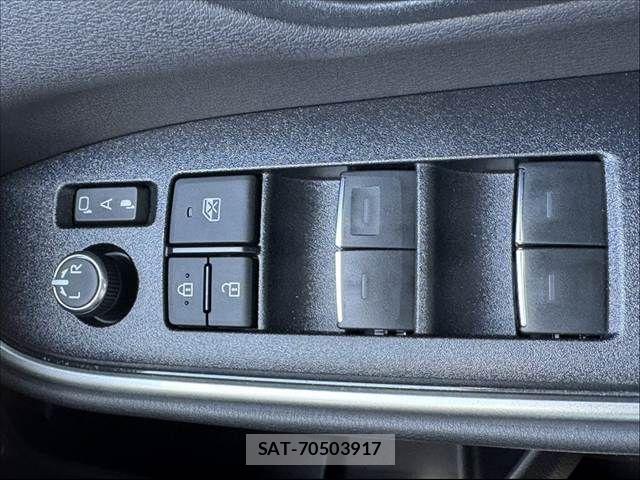 Toyota VOXY 2023-10 7503563-27