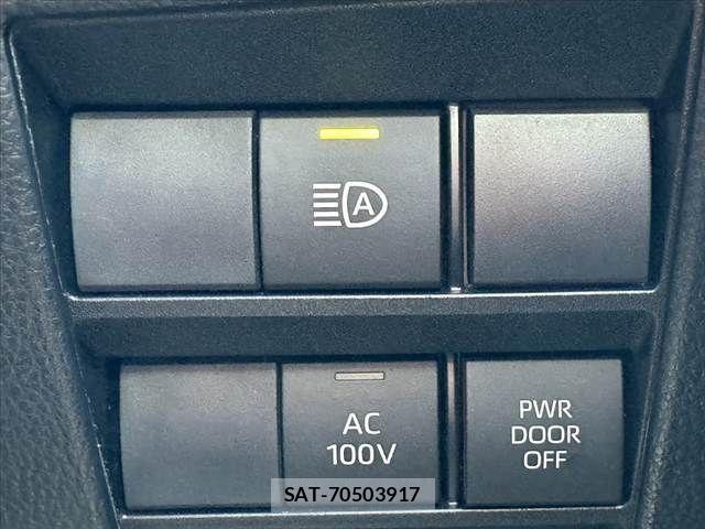 Toyota VOXY 2023-10 7503563-28