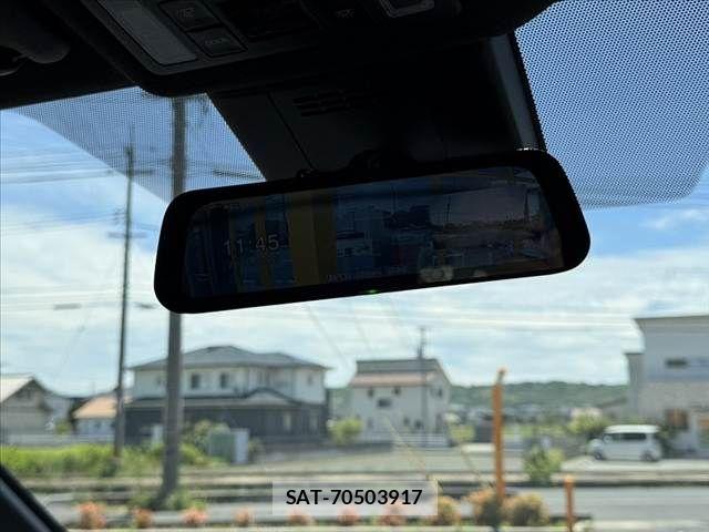 Toyota VOXY 2023-10 7503563-2