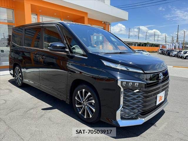 Toyota VOXY 2023-10 7503563-7