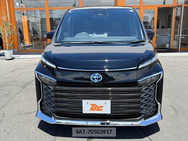Toyota VOXY 2023-10 7503563-8