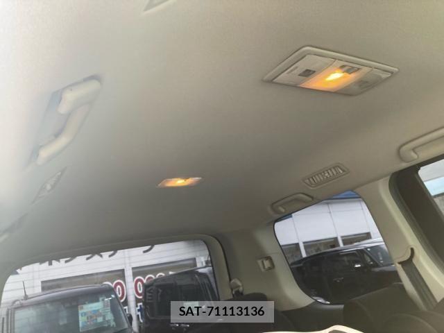 Toyota VOXY 2009-09 7510425-9