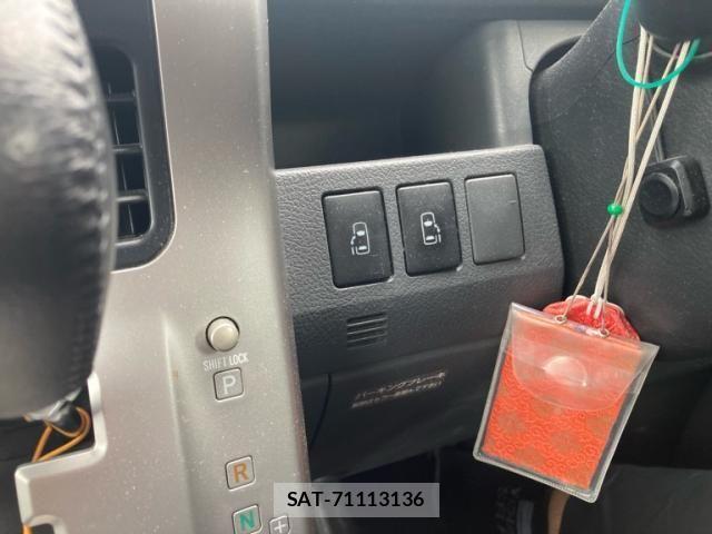 Toyota VOXY 2009-09 7510425-14