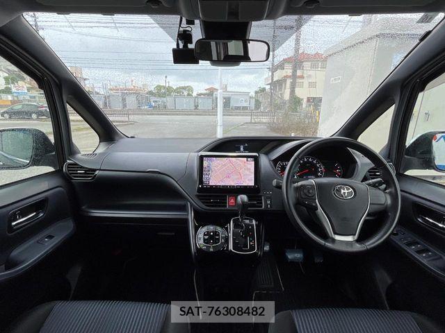Toyota VOXY 2016-11 7503608-1