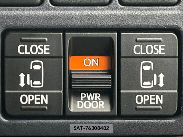 Toyota VOXY 2016-11 7503608-6